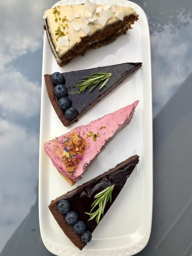 cakes, cake, pastries, to bake, coffee shop, date of birth, pieces of cake, different, chocolate tart, meal, yummy, cute, bakery, sweets, baker, calories, pastry shop, enjoyment, four, nibble, selection